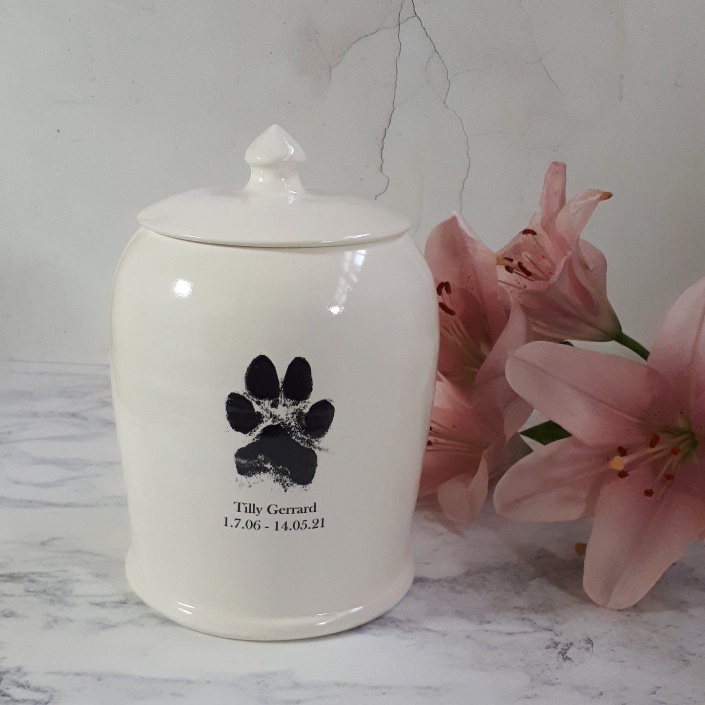 Personalised ceramic pet urn